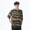 Camiseta de Manga Corta con Rayas Gruesas Estilo Americano para Hombre 2025 Nuevo Verano Retro Tendencia Marca Diseño Rasguño Sentido Suelta Manga Media
