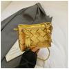 Bolsa Pequena Bordada Acolchoada de Nicho para Mulheres, Nova Moda 2025 Bolsa Hobo com Corrente com Acabamento de Luxo, Bolsa de Ombro Único Transversal