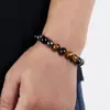 Pulsera Tejida a Mano Simple y Artística de Piedra Ojo de Tigre, Joyería Versátil para Hombre, Pulsera Audaz de Cuentas de Piedra