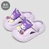 Crocs fofos do Gato KT para crianças, para usar no verão ao ar livre, novo modelo 2026, chinelos internos antiderrapantes e sem cheiro para meninas