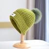 Touca de tricô com patch bordado para circunferência de cabeça grande, feminina, com pompom de pelo de raposa, versátil, moderna, para outono e inverno, chapéu de lã grosso, chapéu de pelo quente