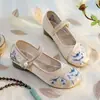 Grulla de Almohada Blanca Producto Nuevo Estilo Chino Zapatos de Tela Combinación Qipao Temperamento Zapatos de Mujer Individuales Zapatos Bordados Retro de Pekín Zapatos de Disfraz Antiguo Descanso