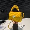 Bolso de mano informal de estilo coreano para mujer, bandolera de hombro sencilla, estilo moderno y distintivo, pequeño y cuadrado, 2024