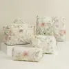 Bolsa de Maquillaje Acolchada Súper Nueva de Gran Capacidad Juego Floral de Cuatro Piezas Bolsa de Almacenamiento Neceser Interior de Algodón para Lápices Ins Viaje