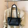 Bolsa de Mão Estilo Floresta Tendência Transfronteiriça, Bolsa Saco para Mulheres, Novo Modelo Verão 2026, Bolsa de Ombro Simples e Estilosa, Bolsa de Ombro para o Dia a Dia