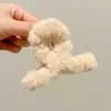 Presilha de cabelo de pelúcia cor de café estilo coreano, um acessório de cabelo sofisticado e versátil para mulheres, tamanho grande, realça o volume do cabelo, estilo presilha de tubarão