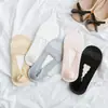 Meias antiderrapantes femininas tipo sapatilha, meias de renda, meias invisíveis de corte baixo para mulheres, meias finas de renda vazadas respiráveis para o verão