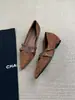 Em Estoque, Envio Imediato! Sapatos Slip-On Retrô Foscos com Bico Fino, Uma Única Fivela, Corte Baixo, Salto Escondido, Sapatos de Trabalho Versáteis e Estilosos