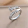 Anillo Popular Retro de Diseño Transfronterizo Incrustado con un Toque Nicho de Alta Gama, Joyería de Moda Ajustable de Estilo Abierto para Mujer