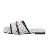 Nuevas Sandalias Planas de Lunares Verano 2026 Talla Grande Cadena Metálica Casual Exterior Punta Cuadrada Chanclas de Playa para Mujer