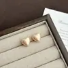Pendientes Rojos de Gama Alta Elegantes Versátiles Dulces y Lindos Pendientes de Corazón de Cinco Puntas Diseño de Nicho Pendientes de Moda