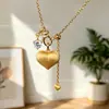 Colar Vintage "Bunda de Pêssego" Pingente de Pêssego Dourado Escovado Fecho Universal Corrente para Suéter de Luxo Leve Nicho