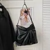 Nova Bolsa Plissada de Ombro Único para Mulheres Outono/Inverno 2025, Bolsa Transversal Versátil da Moda de Alto Padrão para o Dia a Dia, Bolsa de Braço de Nicho de Luxo Leve