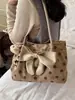 Bolso tote de ante con lunares y lazo de estilo coreano de moda para mujer, nuevo y moderno 2026, versátil, de gran capacidad, para llevar bajo el brazo