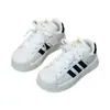 Zapatillas Deportivas de Tabla para Niños 2026 Otoño/Invierno Nueva Moda Niños Medianos y Grandes Suela Suave Versátiles Cómodas para Uso en Exteriores Duraderas Zapatos Casuales