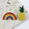 Moda Piña Fruta Arcoíris Broche Esmalte Aleación Personalizado Decorativo Pin de Solapa Ropa Bolso Accesorio Insignia