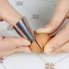 Herramienta multifuncional de acero inoxidable para recolectar con protector de dedo de clavo de hierro, funda protectora, funda para dedo, cuchillo pulgar rompenueces