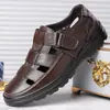 Sandálias Casuais de Couro Príncipe Transfronteiriças Sapatos Respiráveis para Pai Primavera e Outono Verão Trabalho Vazados Tamanho Grande 48 Sapatos de Couro Antiderrapantes