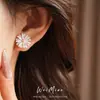 Aretes Redondos de Perla con Goteo de Aceite Flor de Aguja Plateada, Aretes de Temperamento Fresco y Dulce, Aretes de Lujo Ligero de Gama Alta al por Mayor