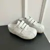 Sandálias Birkenstock de sola grossa femininas 2026 verão nova chegada fecho de velcro cobrindo os dedos meias-sandálias sola plataforma sandálias casuais versáteis femininas