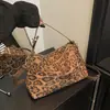 Bolsa de almohada retro estilo francés más vendida transfronteriza, bolso cruzado, bolsa de mano moderna y casual para el trabajo, estilo femenino