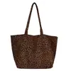 Bolsa Tote de Ombro Tendência Estampa de Leopardo para Mulheres Outono 2025 Nova Simples Personalidade Moda Versátil Bolsa de Ombro