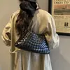 Bolsa de un solo hombro para mujer de venta caliente en transmisión en vivo directa de fábrica, Bolso tejido de moda, Bolso versátil para el antebrazo, Bolso de mano vintage para madre e hija
