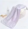 Toalla Rayada de Coral Fleece al por Mayor, Engrosada, No Suelta Pelusa, Secado Rápido para Cara, Absorbente de Doble Cara, Artículo de Regalo