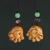 Nueva Cadena para Teléfono de Madera de Sándalo Tallada con Pez y Garra de Oso, Colgante de Mochila de Madera de Sándalo de Moda para Hombres y Mujeres, Adorno para Llavero de Coche