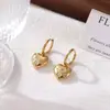Novos brincos de coração de amor de luxo leve europeus e americanos moda requintado temperamento de nicho brincos retrô de alto padrão fabricantes em estoque