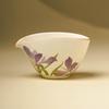 Taza de Cerámica Esmaltada Beige Hecha en Fábrica con Diseño de Flor de Iris, Taza Individual de Alto Nivel para Set de Té Kung Fu, Taza para Compartir Té