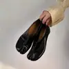 Versión de cuero~Mocasines simples vintage para mujer, slip-on estilo británico tacón grueso zapatos de vestir, pezuña de cerdo punta dividida zapatos pequeños de cuero