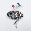 Broche de Niña Bailarina de Dibujos Animados, Estilo de Nicho, Pin de Solapa para Ropa de Mujer, Insignia de Accesorio de Aleación Incrustada con Diamantes, Al por Mayor en Stock