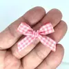 Al por mayor En stock Lazos de Cinta Cuadros Pequeños de 1 cm para Lencería, Zapatos, Sombreros, Accesorios de Ropa Infantil, Flores de Lazo Hechas a Máquina