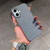 Para iPhone 16promax funda de teléfono móvil media bolsa tacto piel textura fibra de carbono Apple 15 textura Kevlar funda protectora
