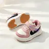 Venta Caliente Tallas 23-28 Dos Capas Algodón Zapatos Deportivos Infantiles Zapatos para Niños Suela Suave Zapatos para Caminar de Bebé Zapatos Deportivos Infantiles