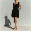 Vestido de Diseño Minimalista Cuadrado sin Mangas para Sitio Web Independiente Transfronterizo Europeo y Americano con Estilo Atemporal Sencillo y Elegante