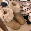 Botas de Neve Retrô Quentes Marrons com Solado Grosso Femininas 2026 Novo Inverno Aveludadas Espessadas Aumentadoras de Altura Sapatos de Algodão do Nordeste