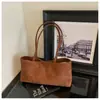 Bolsa Tote de Camurça Retrô Feminina Chegada Nova Outono 2026 Grande Capacidade Bolsa de Ombro para o Trabalho Toque de Luxo Bolsa de Mão Feminina