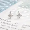 Nuevos Pendientes de Estrella de Cuatro Puntas de Circonio Flash para Mujer, Pendientes Versátiles, Pendientes Diarios de Estilo Pequeño y Genial, Pendientes de Moda para Mujer