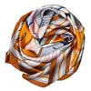 Novo Lenço Quadrado Artístico e Fashion de 70cm com Toque de Luxo, Novo Lenço de Seda Imitação Cetim para Usar com Terno, Lenço de Pescoço, Lenço para Mulheres