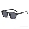 Gafas de sol redondas con remaches para mujer, nuevo estilo retro ins europeo y americano, gafas de sol transfronterizas, protección solar personalizada, gafas planas de estilo callejero