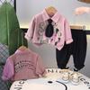 Traje de camisa rosa con corbata para niño primavera 2025 nuevo estilo Hong Kong para niños combinación de colores manga larga traje infantil de dos piezas