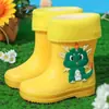 Botas de chuva infantis dinossauro de desenho animado botas de chuva para bebê impermeáveis calçados externos para meninos e meninas de 2 a 7 anos sapatos aquáticos fofos galochas curtas
