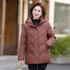 Nuevo Abrigo de Plumón de Pato Blanco 2026, Longitud Media, Con Capucha, Engrosado, Cálido, Elegante, Chaqueta de Invierno para Madres que Reduce la Edad
