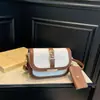 Bolsas para Mulheres 2025 Nova Verão Feminina Versátil Ombro Único Transversal Bolsa Design de Nicho Feminina Pequena Quadrada de Mão Feminina