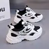Zapatos de papá para mujer 2026 otoño nuevo modelo versátil cómodos para estudiante suela gruesa que aumenta la altura ligeros casuales zapatillas deportivas 8861