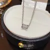 Libro Rojo Venta Caliente Explosivo Joker Exquisita Cadena para Clavícula Sencillo Temperamento Femenino Lujo Ligero Alto Sentido Acero de Titanio Collar Venta al por Mayor