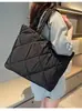 Bolsa de Fitness Portátil de Moda Estilo Japonés para Mujer, Bolso de Hombro Versátil de Gran Capacidad, Set de Tres Piezas para Viajes Diarios, Bolso Cruzado para Deportes al Aire Libre