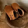 Botas Infantis 2026 Inverno Novo Retrô Solado Macio Botas de Princesa Meninas Com Pelúcia Quente Antiderrapante Botas de Neve Botinhas de Couro